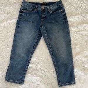 Seven7 Capri Jeans Womens Size 4 Girlfriend Blue Denim medium wash